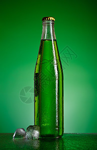 苏打瓶嘶嘶气泡二氧化碳饮料立方体照片流行音乐冰镇瓶子冷藏图片