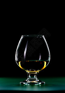 威士忌玻璃食物液体照片反射陶器饮料酒精数字酒杯微光图片