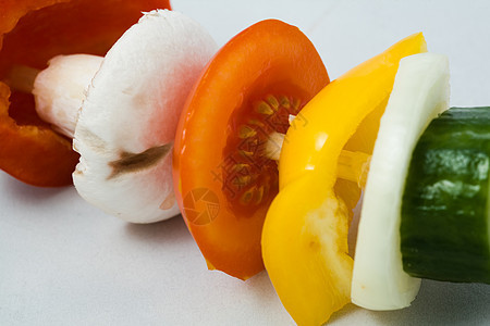 新鲜蔬菜红色辣椒黄色美食黄瓜小吃午餐沙拉洋葱饮食背景图片