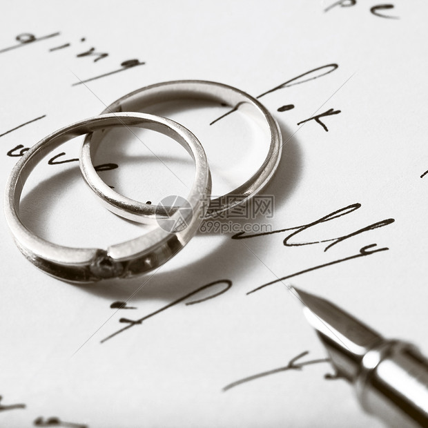 戒指和笔纪念日钻石蜜月金子订婚文档金属婚姻宝石已婚图片