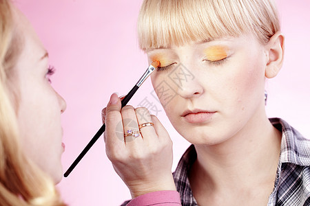 化妆品女孩工作室女士女性粉色睫毛身体刷子粉末艺术家图片