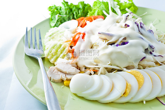 为健康而混合的沙拉食物树叶环境小吃饮食盘子营养美食蔬菜奶油图片