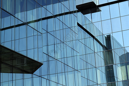 建筑玻璃墙天空蓝色反射窗户建筑学角落办公室背景图片