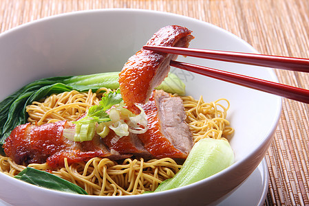亚洲面条汤法庭餐具筷子食品咖啡店用餐鸭子肉汤烧烤食物图片