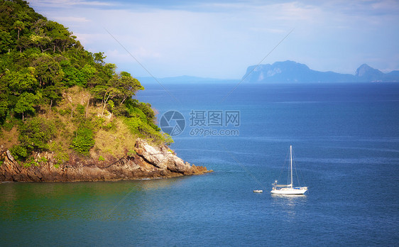 海上游艇天空晴天森林悬崖照片热带假期情调天线天堂图片