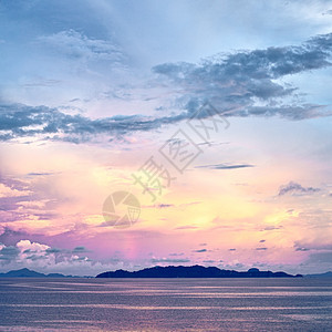 日落时海旅游紫色悬崖支撑水晶天空旅行假期天线爬坡图片