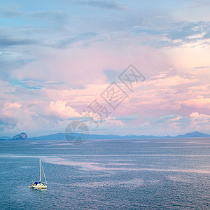 海上游艇日落海洋天线天蓝色旅游正方形情调海景旅行风景图片