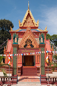 柬埔寨有丰富装饰品的寺庙建筑文化宗教宽慰建筑学宝塔红色高棉语佛教徒图片