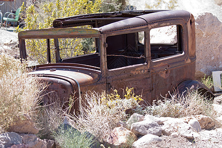 埃尔多拉多峡谷纳尔逊内瓦达沙漠的旧垃圾车图片