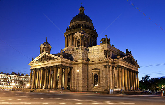 圣彼得堡圣艾萨克大教堂景点旅游红绿灯交通穿越建筑文化路灯艺术观光图片