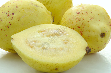 瓜瓦果水平桃金营养娘科黄色食物种子皮肤水果图片