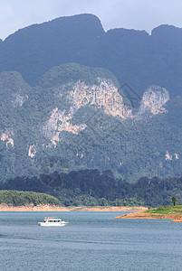 高索克山和泰国湖干扰天空荒野旅行森林反射国家灌木丛镜子蓝色图片