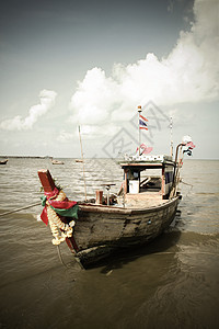 泰国渔船 回溯式泰国渔船血管港口海滩天空食物钓鱼海洋码头游客旅行图片