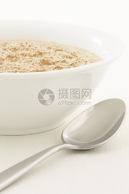 健康和美味的燕麦粥稀饭小吃食物谷类活力牛奶食品奶制品全餐葡萄干图片