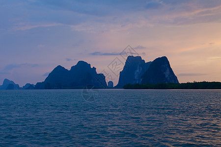 海与山冲浪岩石风暴海浪支撑蓝色海岸海景天空异国图片