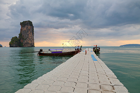 船舶在海上航行风景悬崖旅行珊瑚蓝色支撑海岸异国情调风暴图片