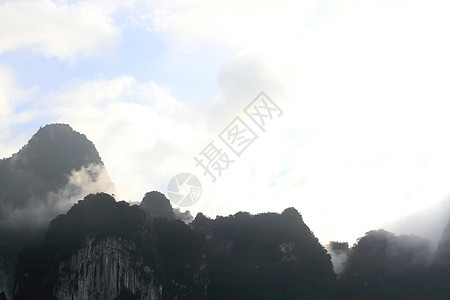 泰国广受欢迎的国家公园KhaoSok旅游镜子天空丛林风景森林薄雾纠纷旅行灌木丛图片