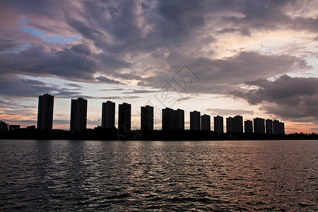 现代公寓港口码头蓝色场景市中心反射全景景观摩天大楼建筑图片
