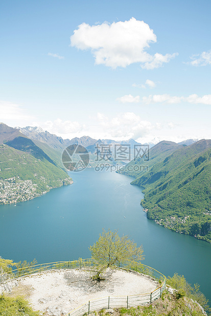 瑞士湖湖顶峰旅行房屋天堂远足植被假期全景旅游荒野图片