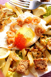 来自海鲜的创意新鲜沙拉团体小吃油炸菜单鱼子产品盘子蔬菜午餐早餐图片