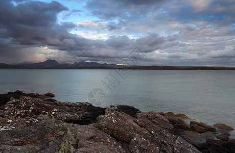 苏格兰高地海岸晴天天空国家太阳旅行海洋阳光岩石假期图片