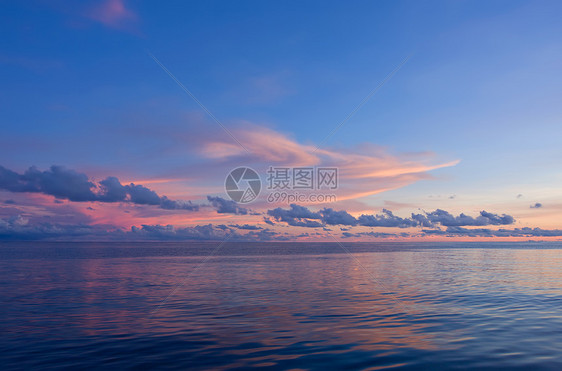 海上日落阳光水域热带天空地平线反射风景海景岛屿旅行图片