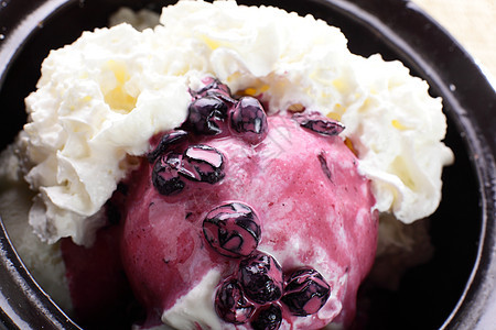 冷冰淇淋香草紫色营养巧克力奶油产品甜点冰淇淋宏观覆盆子图片
