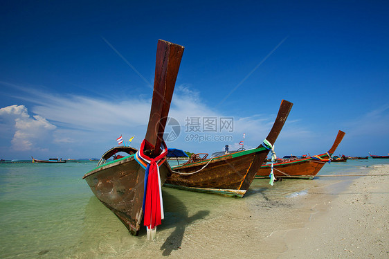 海上船只风景尾巴异国珊瑚支撑蓝色海洋海岸情调旅行图片