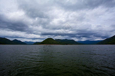 暴风云环境天气雷雨气旋危险场景气象风暴蓝色灾难图片