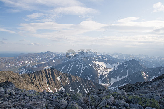 乌拉尔山地质学风景石头纱布天空山脉远足马戏团冒险旅行图片