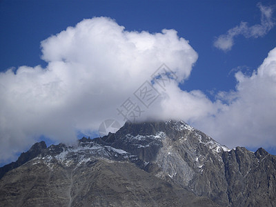 山脉插画格鲁吉亚境内的高加索山脉旅行地区天空白色山脉背景