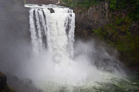 斯诺夸尔米瀑布溪流观光急流季节激流活力吸引力瀑布游客流动图片