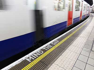 伦敦地下地下管子英语旅行车站平台脚本差距速度头脑蓝色图片