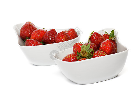 新鲜草莓绿色横截面宏观健康饮食食物植物水果红色美食家图片