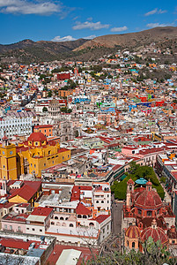 色彩多彩的瓜纳亚托镇艺术殖民城市建筑学山坡建筑物旅行观光远景拱门图片