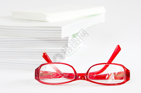 眼镜玻璃杯白色红色镜片反射阅读光学眼睛框架塑料图片