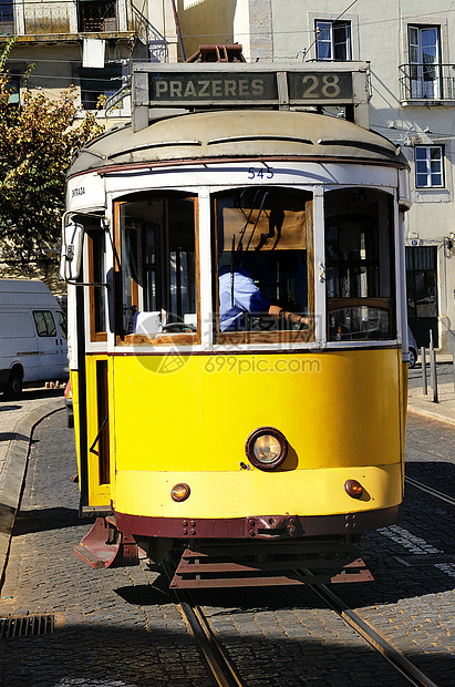 里斯本Tram黄色市中心城市场景街道电车旅行有轨电车街景运输图片