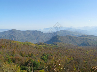 高加索山脉高山木头岩石植物植被天空旅游高原高地山脉图片