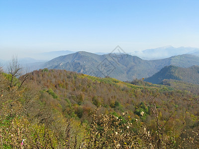 高加索山脉全景高山岩石山脉植物旅游石头高地路线爬坡图片