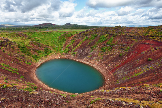 克朗id陨石绿色地标蓝色红色蓝晶圆形火山天空风景图片