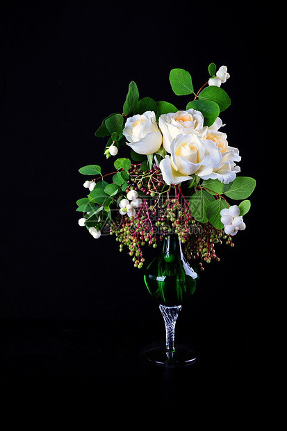花香安排玫瑰白色作品绿色花瓶玻璃生活黑色花束植物图片