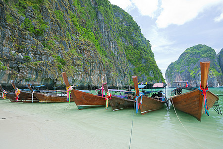 克里夫和船只场景天空晴天风景旅行海滩旅游假期支撑热带图片