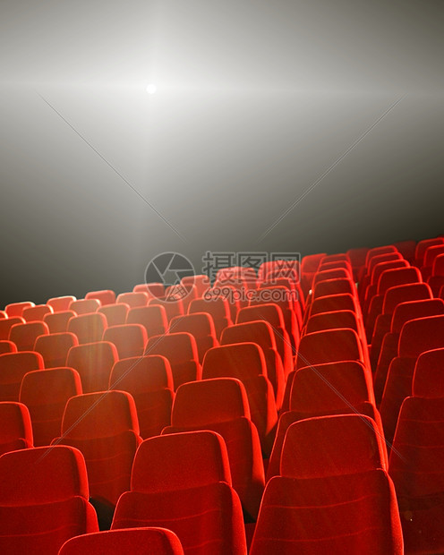 清空的红色影院席位图片
