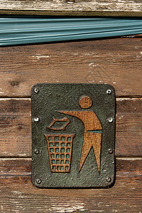 撒尿标志塑料垃圾蓝色水平避难所金属垃圾桶图片
