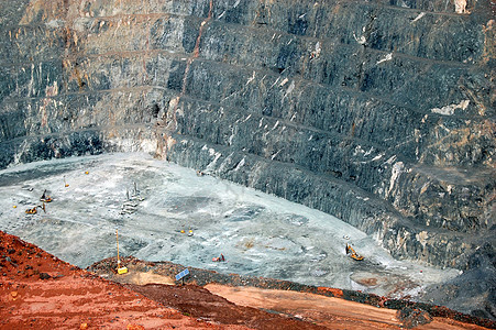 澳大利亚海底超级钢铁金矿的卡车图片