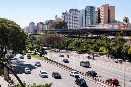 城市Saopaulo的交通渠道街道速度树木公寓公园汽车建造运动市中心办公室图片