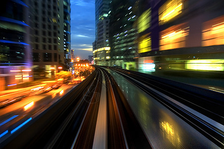 城市夜间交通速度天空车辆运动景观旅行场景车道街道路灯图片