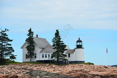 白色灯塔建筑房子海洋海景海岸岩石历史性旅行风景支撑图片