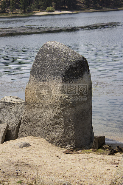 北加利福尼亚州Antellope湖勘探旅游荒野目的地反射假期爬坡地平线场景森林图片