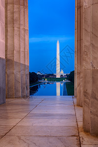 Jefferson所映照的华盛顿纪念碑纪念馆大理石国家历史观光柱子反射池光灯公园圆顶图片